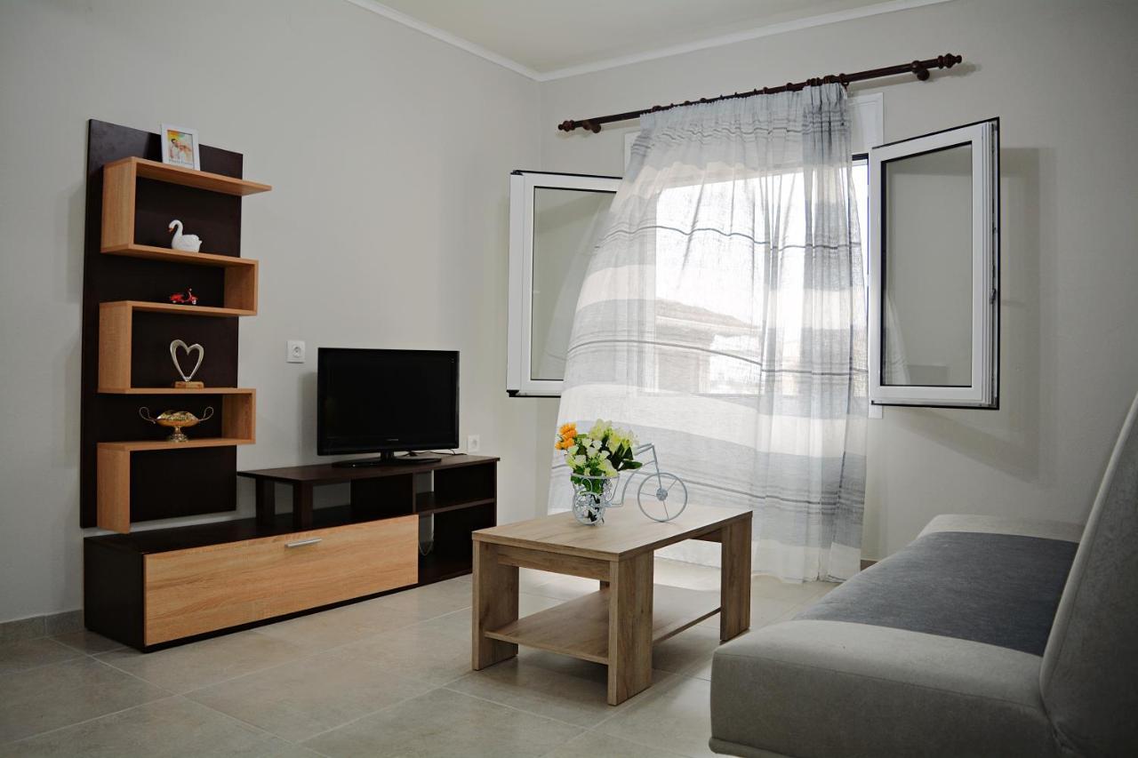 Spiros Full House In Marathias Apartment Exterior photo